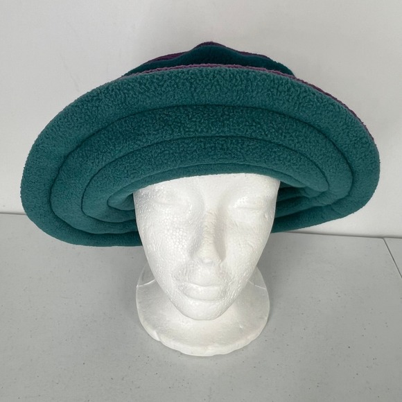 🧢 - Picture 3 of 7